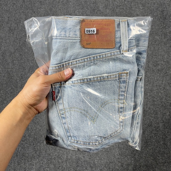 Levis 501 Womens Size 24 Denim Jean Distressed Cut Off Light Wash 0916 - Picture 9 of 9